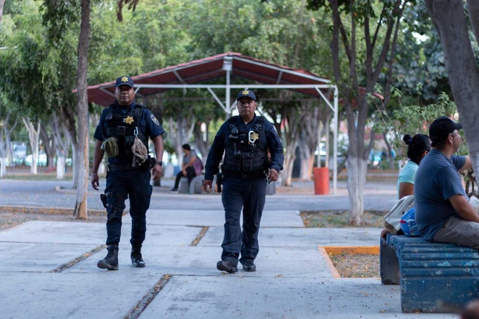 Felifer Mac\u00edas toma protesta a 85 nuevos polic\u00edas municipales y Guardia C\u00edvica en Quer\u00e9taro capital