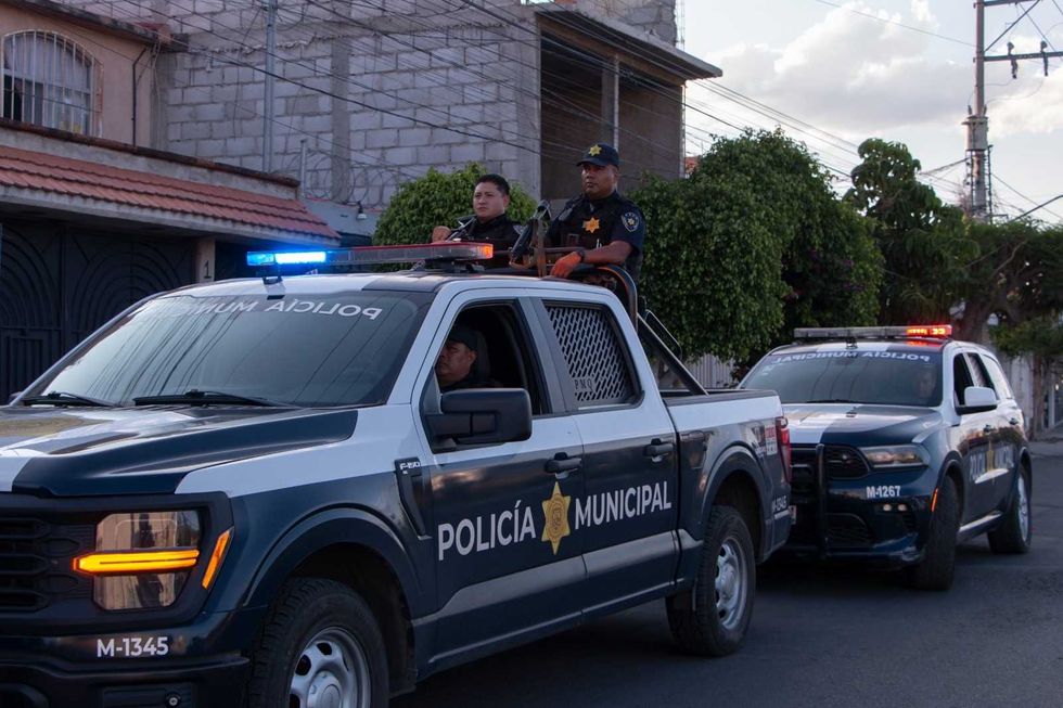 Felifer Mac\u00edas toma protesta a 85 nuevos polic\u00edas municipales y Guardia C\u00edvica en Quer\u00e9taro capital