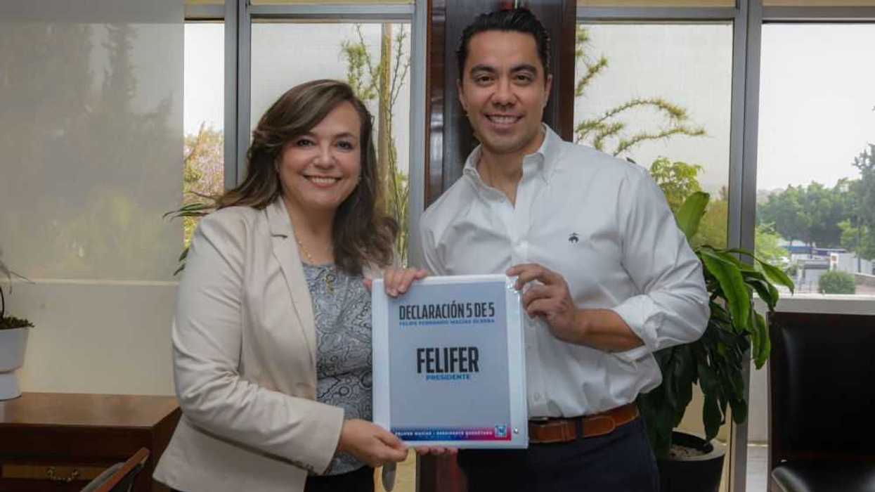 Felifer Macías asume compromiso de transparencia con el "5 de 5" y reta a otros candidatos a seguir el ejemplo.