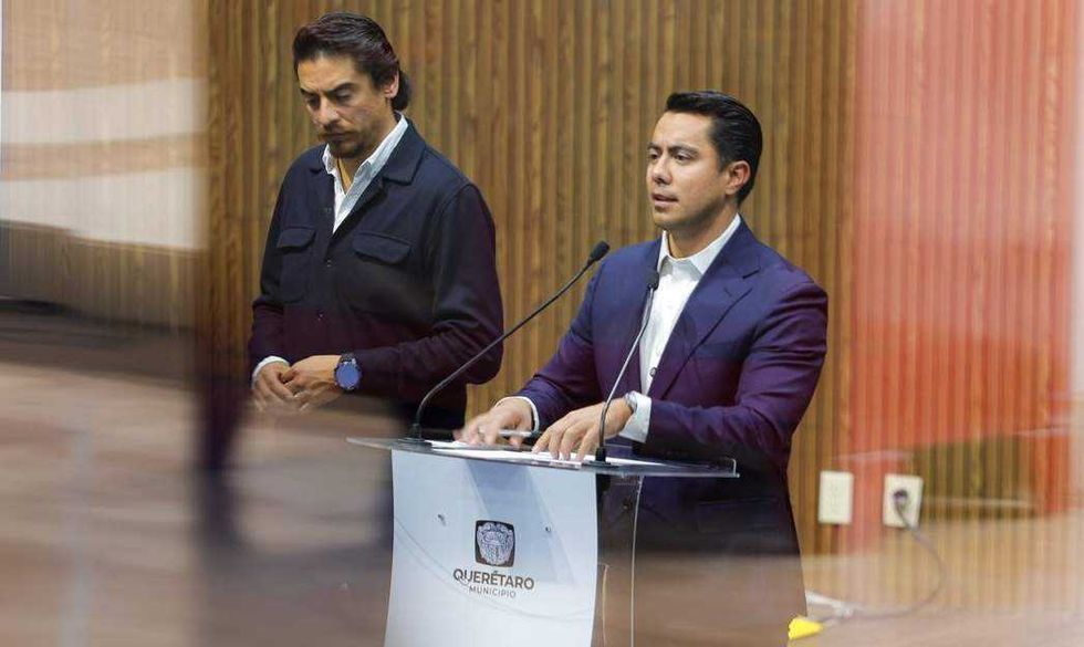 Felifer Macías confirmó que no existe decreto oficial sobre demolición del puente Bernardo Quintana.