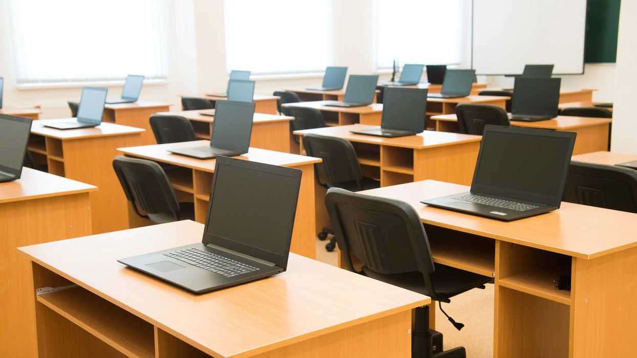 Felifer Macías encabeza entrega del programa Conectados con laptops para estudiantes en Querétaro