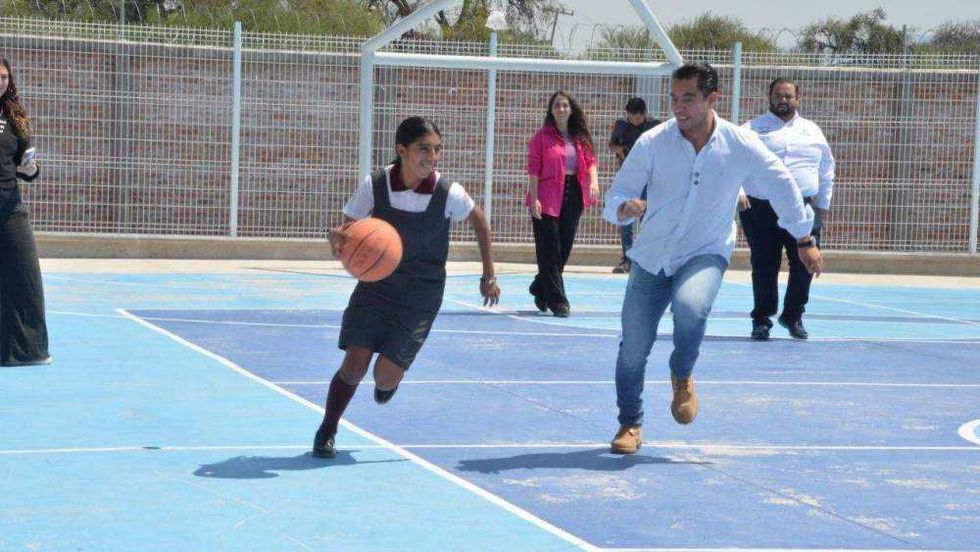 Felifer Macías entrega obras en Montenegro con inversión superior a 6.9 millones.