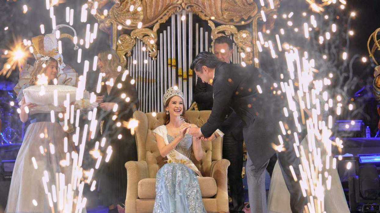 Felifer Macías entregó el cetro a Fátima I acompañado del gobernador Mauricio Kuri González en ceremonia navideña.