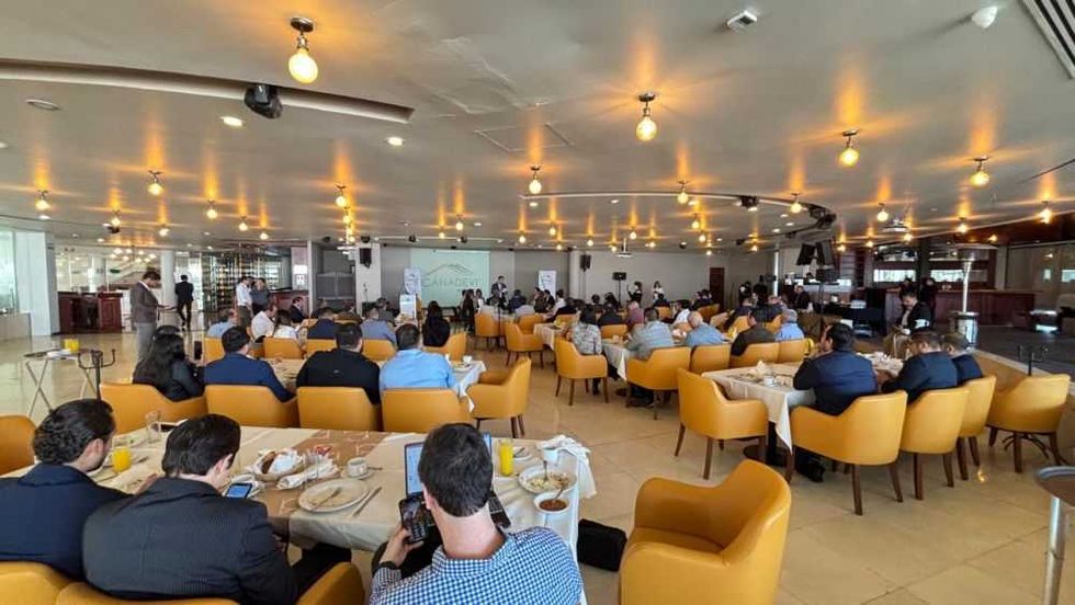 Felifer Macías impulsa crecimiento ordenado en Querétaro.