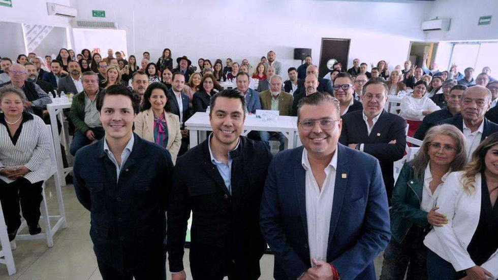 Felifer Macías presenta visión de gobierno orquestador ante socios CANACO Querétaro diciembre 2025.