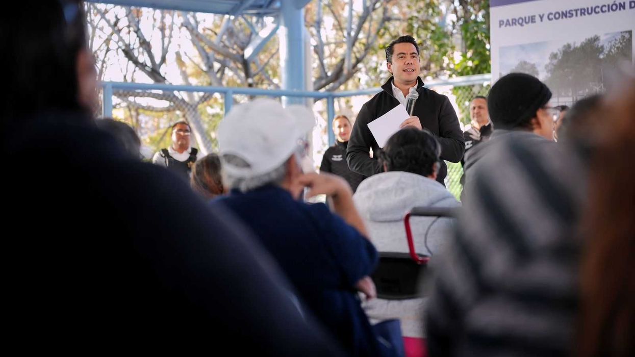 Felifer Macías, presidente municipal de Querétaro, durante la entrega del parque rehabilitado en Patria Nueva.