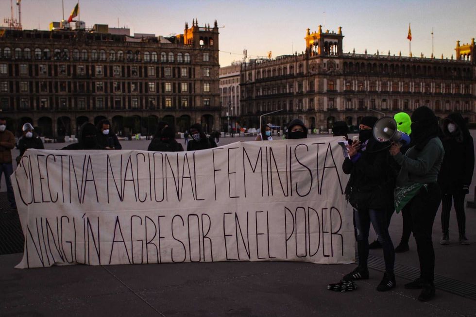 FelixSalgadoProtestaPalacioNacional4