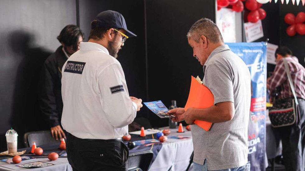 Feria de empleo en Corregidora conecta a buscadores con empresas locales y regionales.