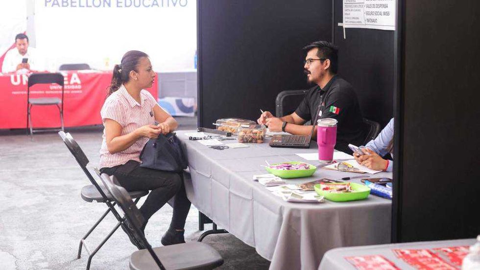 Feria de empleo en Corregidora conecta a buscadores con empresas locales y regionales.