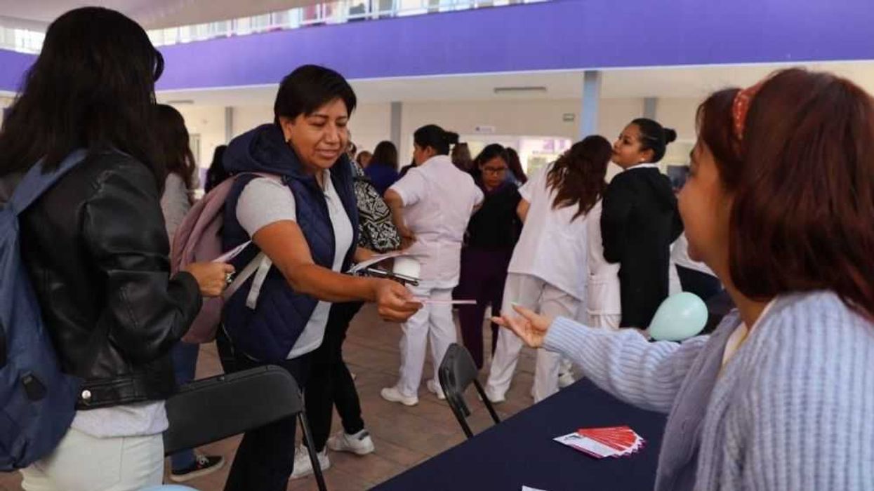 Feria de Empleo en Universidad de las Mujeres de Querétaro capital.