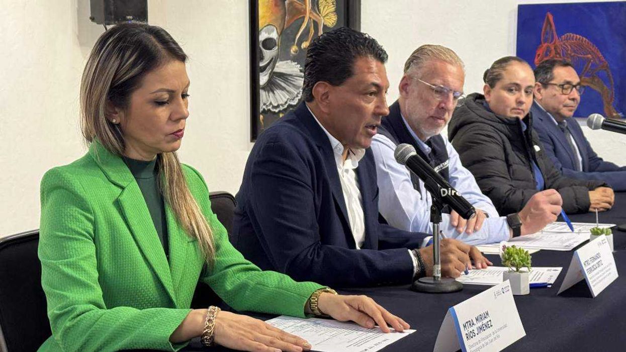 Fernando Ferrusca rector UT San Juan Río presenta congreso educación ambiental sustentabilidad Querétaro noviembre 2025.