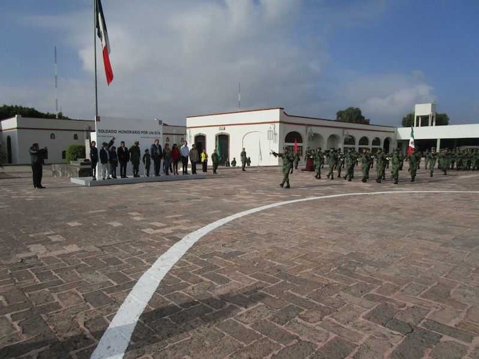 fernando terrazas peralta soldado honorario por un dia en san juan del rio 1