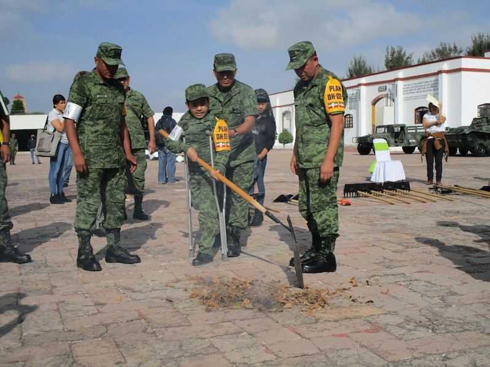 fernando terrazas peralta soldado honorario por un dia en san juan del rio11