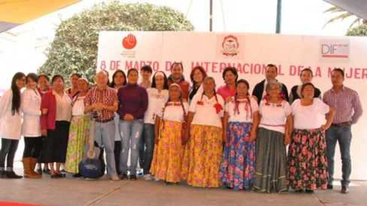 Festejo a la mujer en Ezequiel Montes.