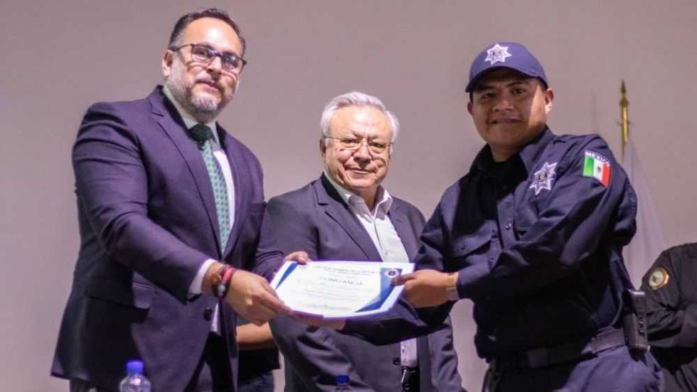 FGR capacita a policías de San Juan del Río en técnicas avanzadas de tiro y manejo táctico.