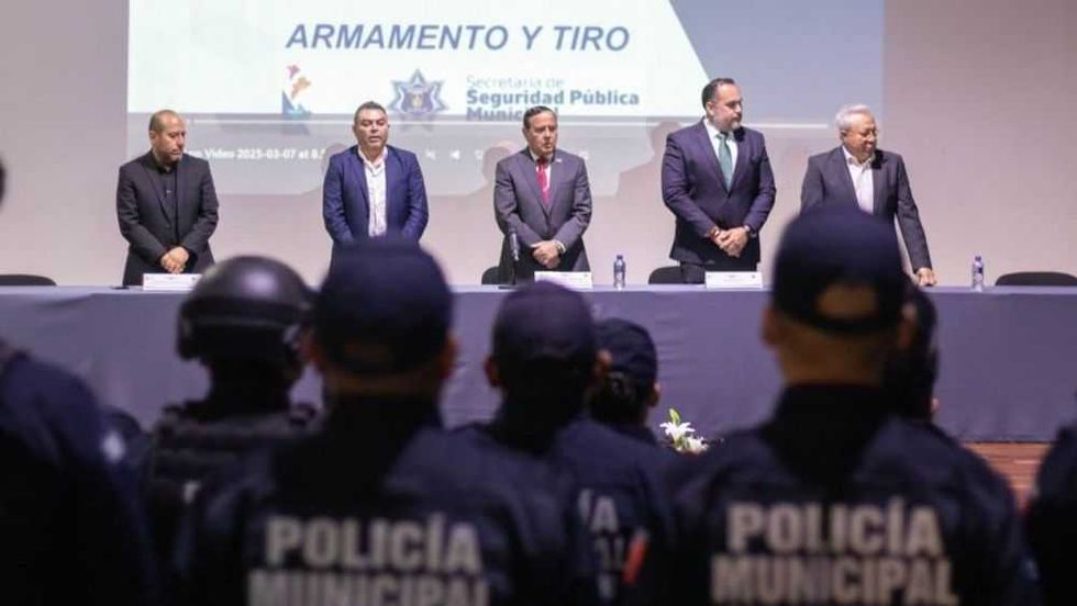 FGR capacita a policías de San Juan del Río en técnicas avanzadas de tiro y manejo táctico.