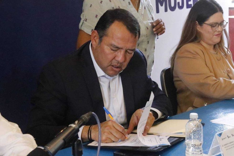 Firma de siete convenios entre el municipio de San Juan del R\u00edo e instituciones educativas, laboratorios cl\u00ednicos y colegio profesional para fortalecer atenci\u00f3n integral a mujeres