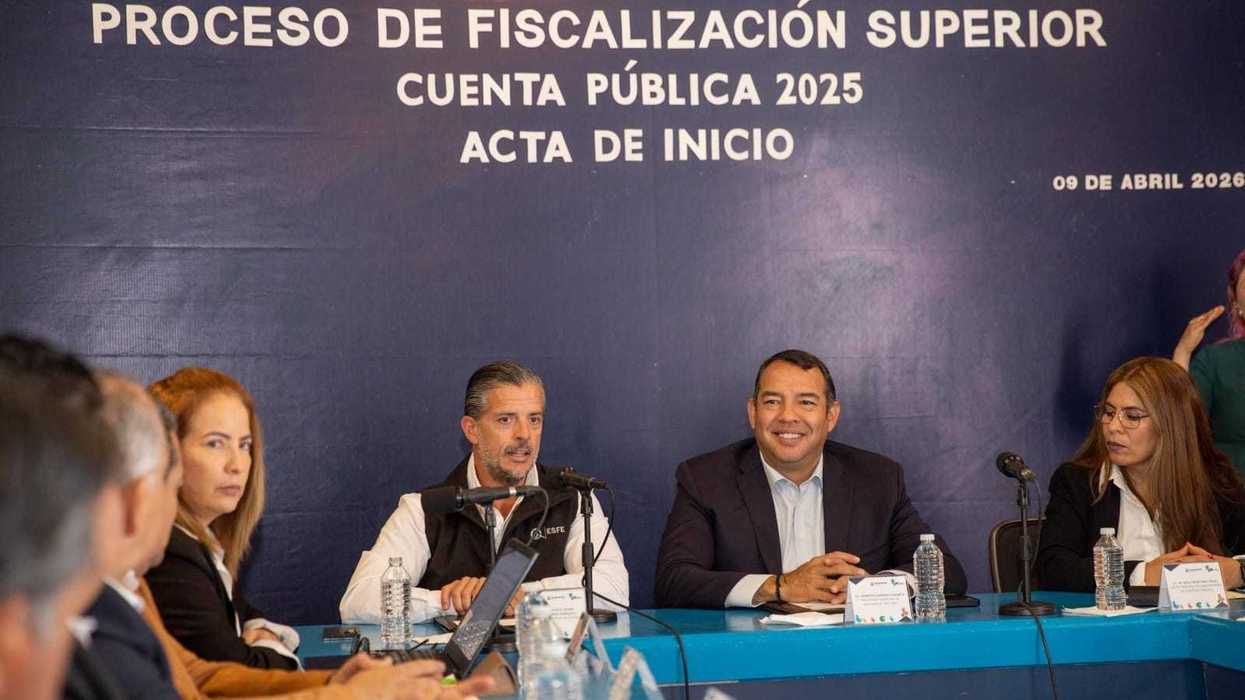 Firma del acta de inicio de fiscalización de la cuenta pública 2025 en San Juan del Río, Querétaro