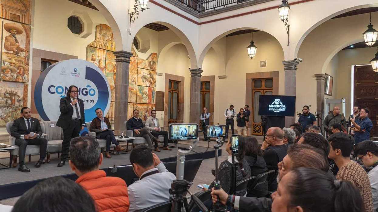Fiscal General expone resultados de Sinergia por Querétaro ante medios en el Palacio de Gobierno, Querétaro, junio de 2026.