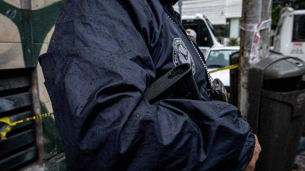 Fiscalía de Querétaro ejecuta cateos en El Marqués y Centro Histórico por presunto fraude en oferta de servicios educativos sin autorización formal.