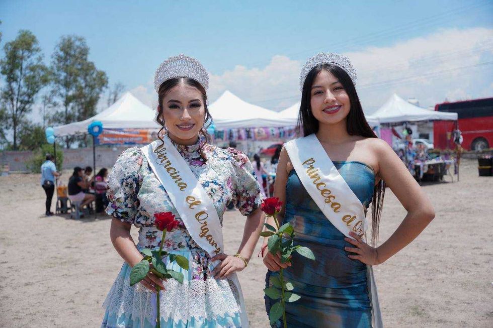 Floricultores y autoridades durante segundo Festival de las Rosas en El Organal, San Juan del R\u00edo