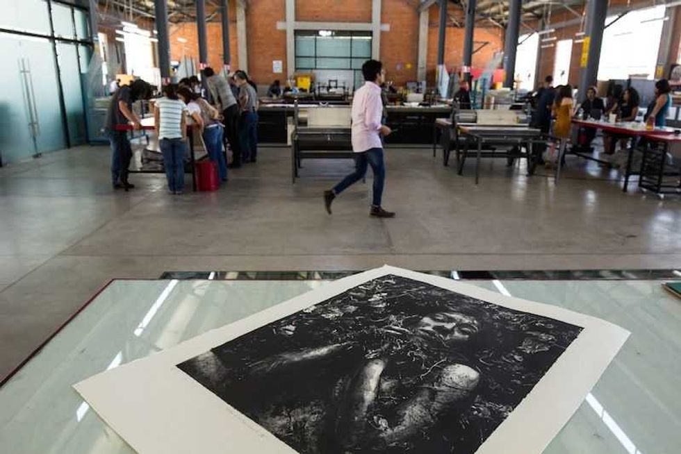 forman grabadores en antiguo taller de ferrocarriles de aguascalientes