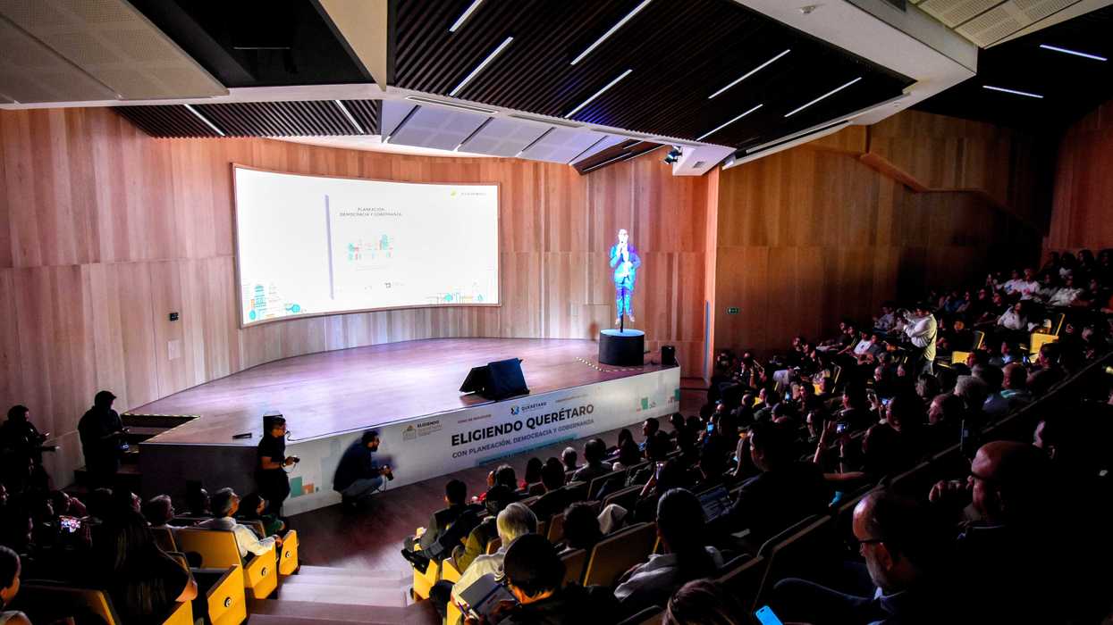 Foro Eligiendo Querétaro en el BLOQUE; IEEQ y CONSEQRO presentan obra sobre democracia y planeación electoral 2027