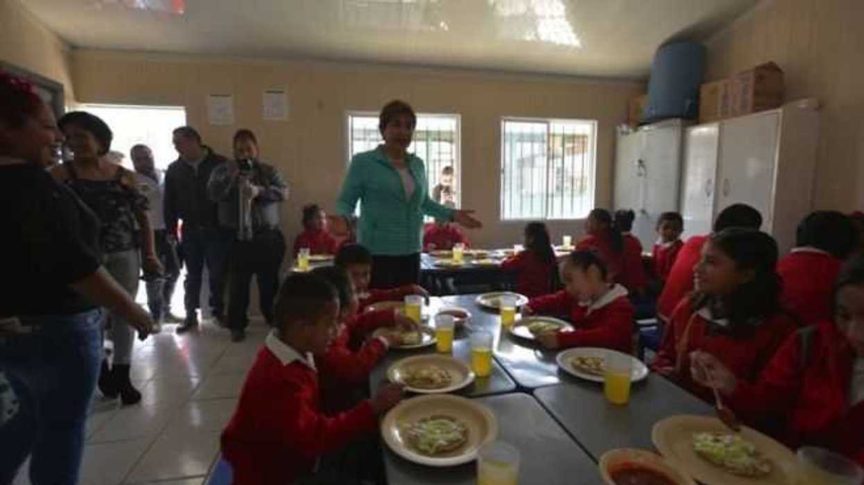 fortalece-dif-desayunos-en-caliente-en-primarias-de-tequisquiapan