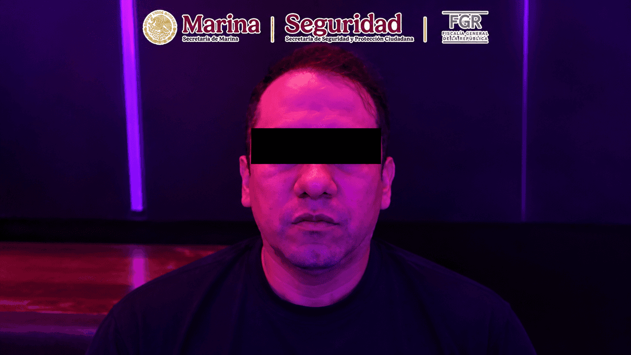 Fotografía oficial de Govén Ulisses N, alias "El Amarillo", detenido en Puebla por Marina, SSPC y FGR