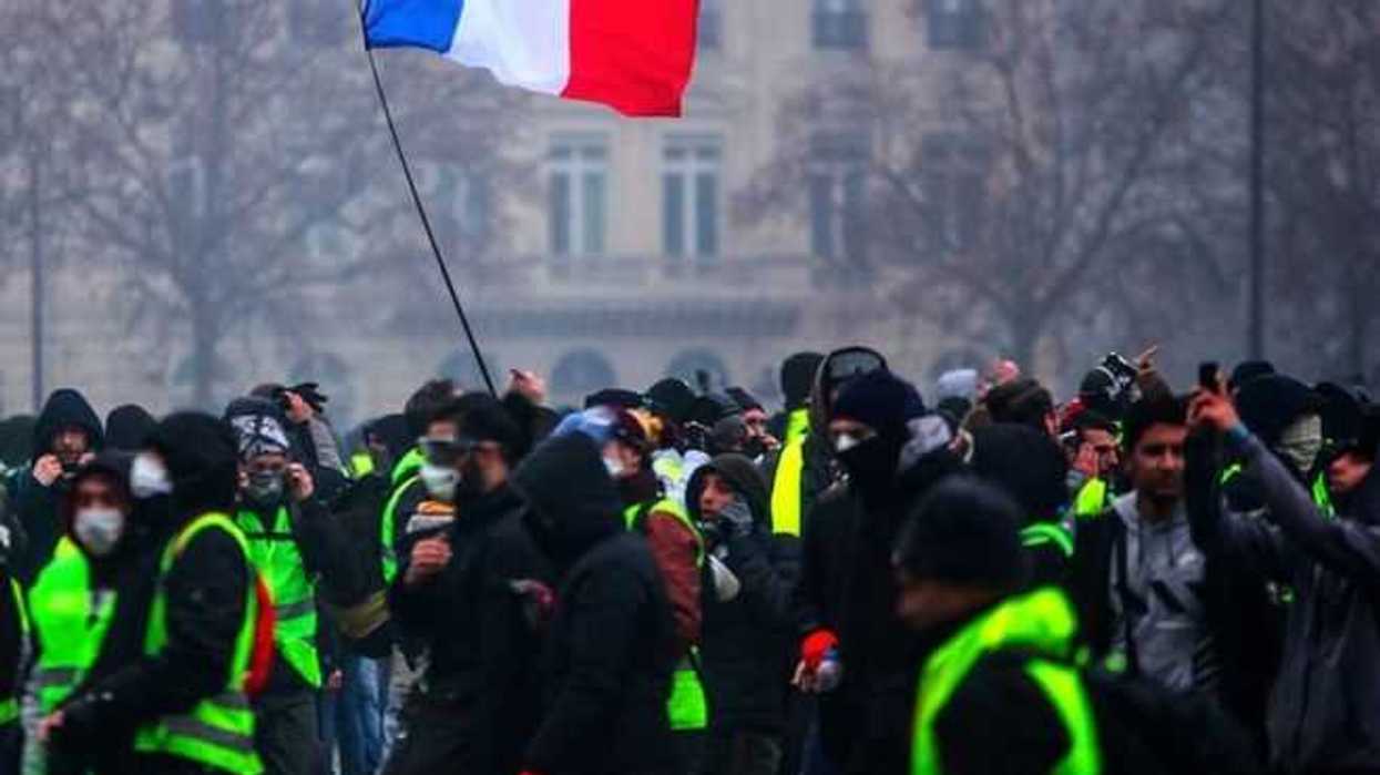 francia-macron-y-movimiento-de-los-chalecos-amarillos.jpg