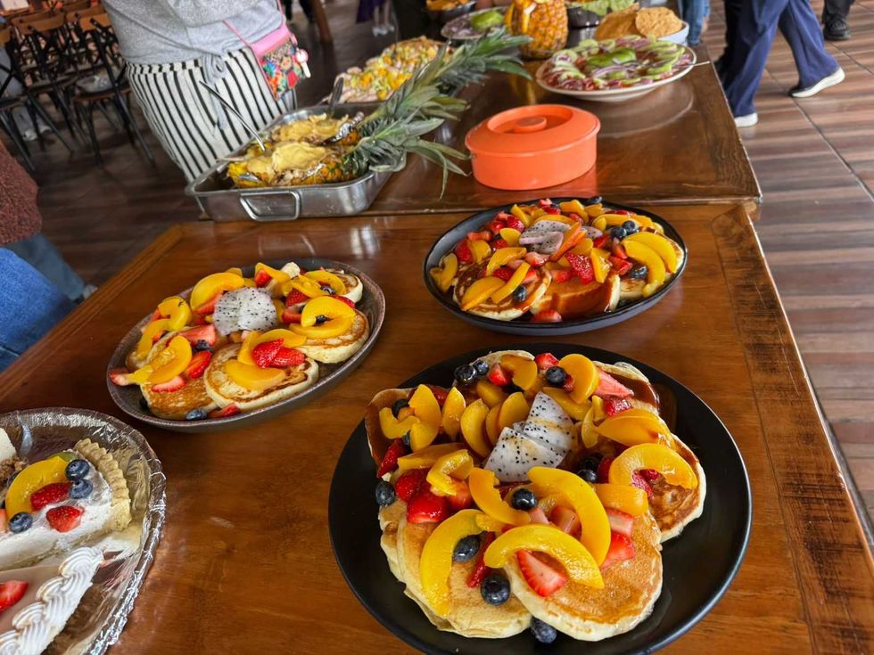 Funcionarios de San Juan del R\u00edo participan en rueda de prensa sobre el festival La Estancia con Sabor a Mar