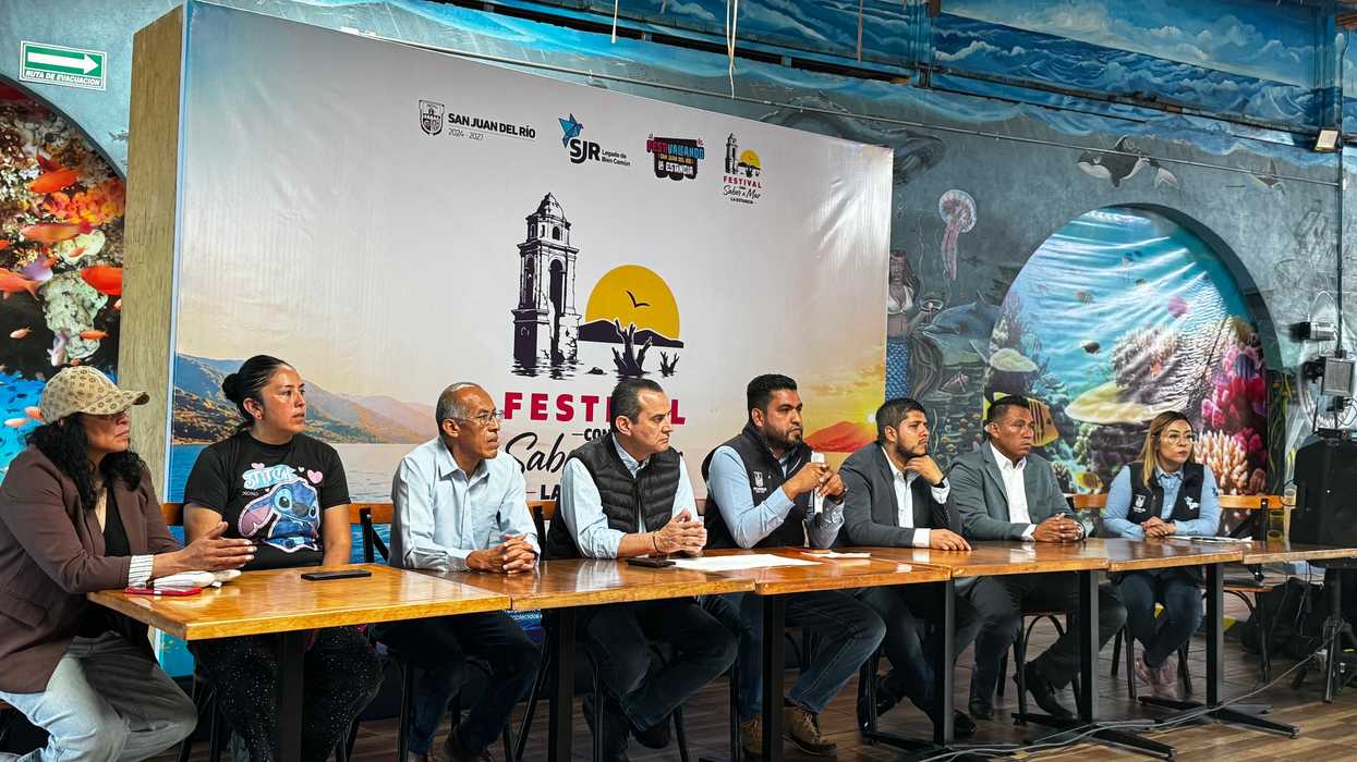 Funcionarios de San Juan del Río participan en rueda de prensa sobre el festival La Estancia con Sabor a Mar