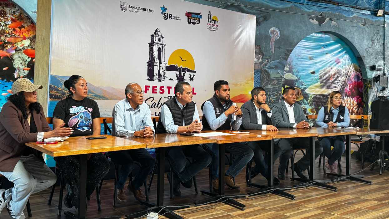 Funcionarios de San Juan del Río participan en rueda de prensa sobre el festival La Estancia con Sabor a Mar