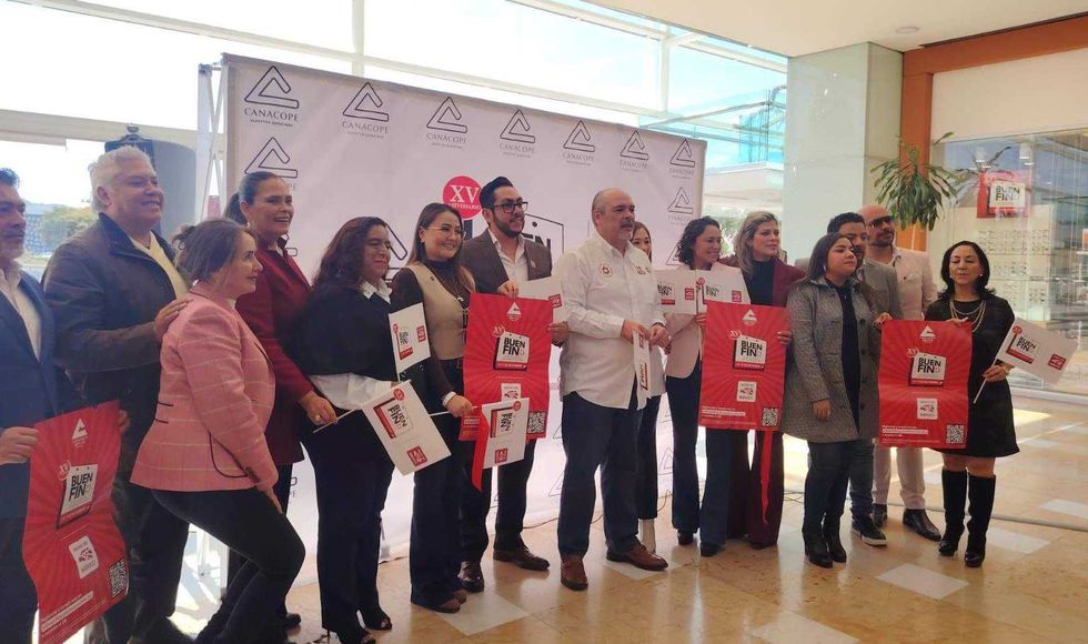 Funcionarios y empresarios presentes en la inauguración del Buen Fin 2025. La iniciativa reúne 257 cámaras de comercio y más de 10 mil establecimientos participantes.