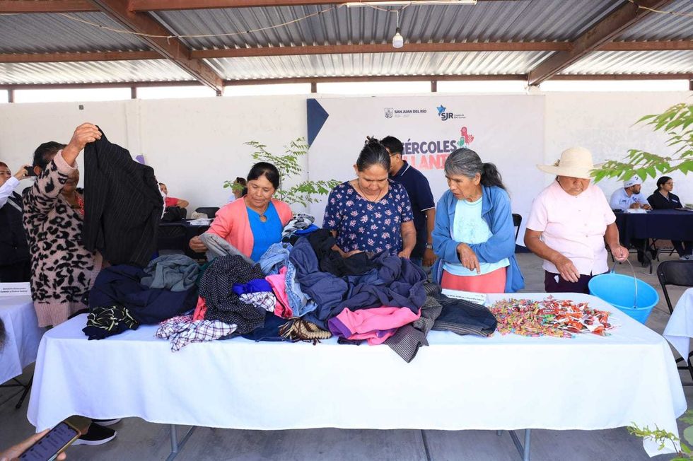 Gabinete municipal de San Juan del R\u00edo en la comunidad de Llanitos durante la edici\u00f3n 22 del programa Mi\u00e9rcoles