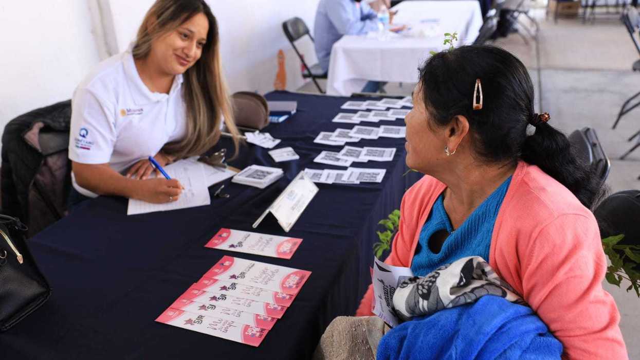 Gabinete municipal de San Juan del Río en la comunidad de Llanitos durante la edición 22 del programa Miércoles