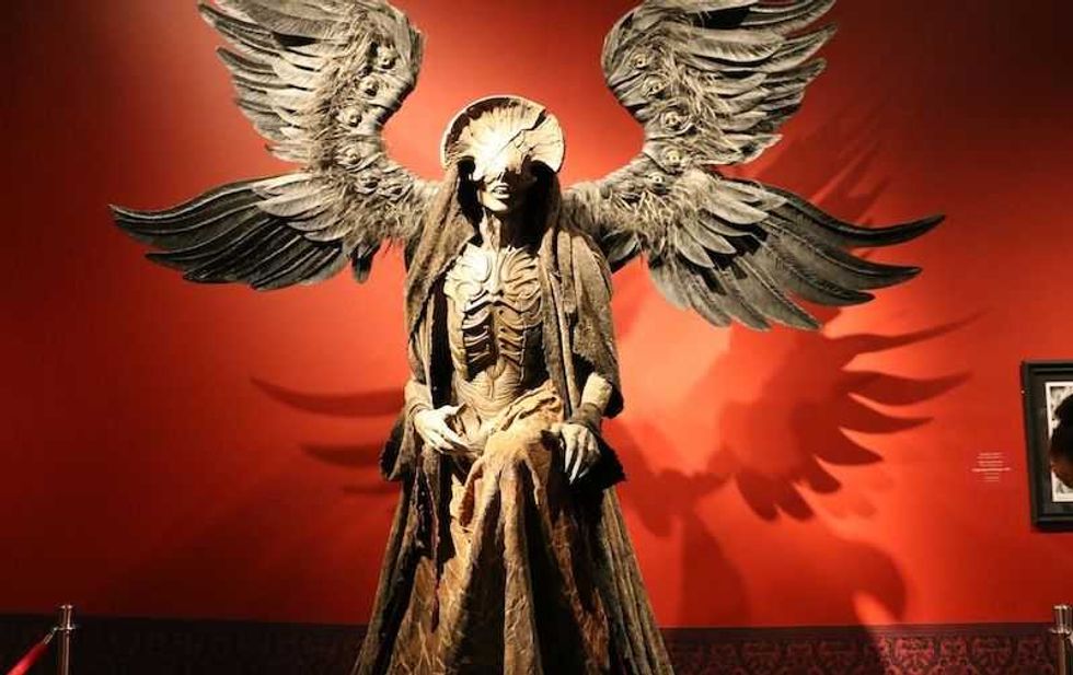galeria ontario inaugura guillermo del toro en casa monstruos2