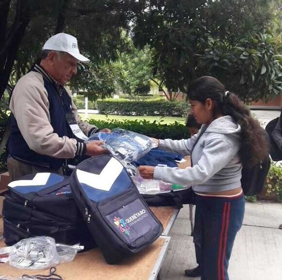 gasto uniformes escolares 91