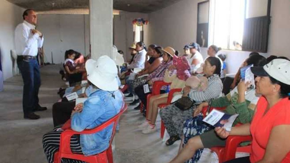 Germaín Garfias promete impulsar capacitación financiera en comunidades.