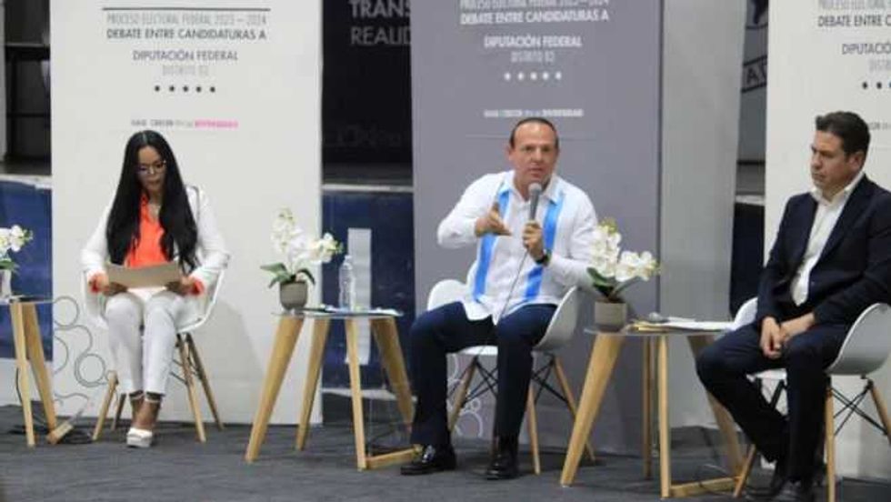 Germaín Garfias sobresale en debate con propuestas ciudadanas.