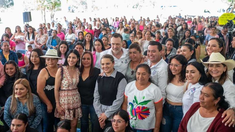 Gobernador impulsa autoempleo de mujeres en la Sierra Gorda.