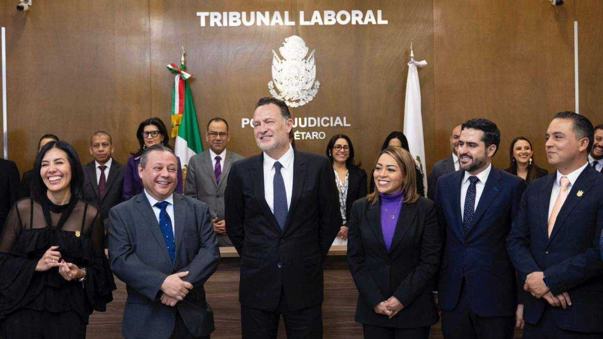 Gobernador Mauricio Kuri entrega nombramientos a jueces del Tribunal Laboral del Estado; ceremonia en Ciudad Judicial de Querétaro.