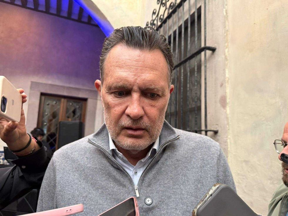 Gobernador Mauricio Kuri González durante declaración pública sobre apoyo institucional a Cadereyta, Querétaro.