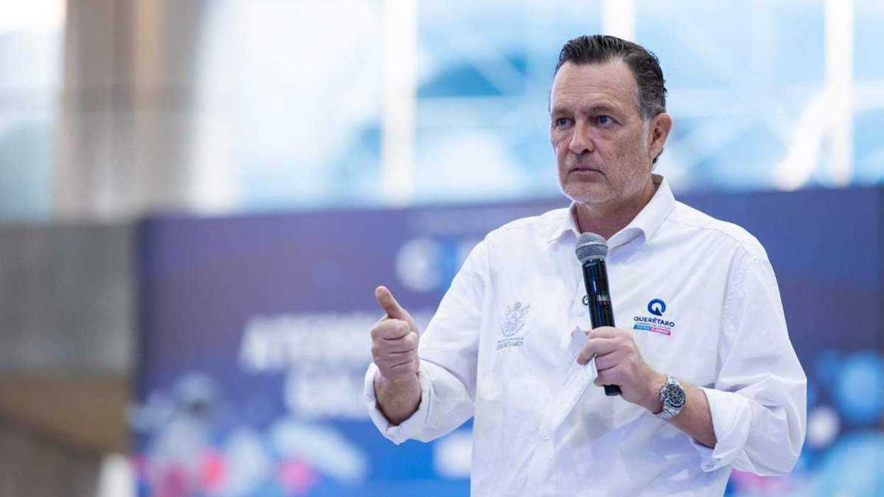 Gobernador Mauricio Kuri González durante entrevista sobre gestiones federales para infraestructura y educación en Querétaro.