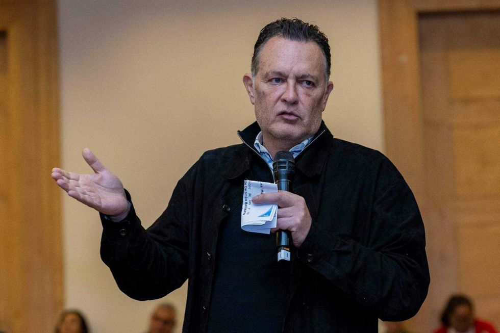 Gobernador Mauricio Kuri González durante reunión con estudiantes queretanos ganadores del programa espacial internacional IASP 2025.