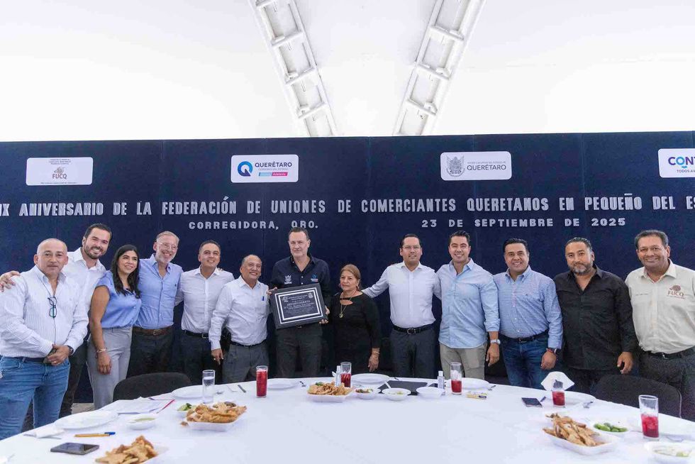 Gobernador Mauricio Kuri González encabeza XIX Aniversario de Federación de Comerciantes Queretanos en evento conmemorativo.