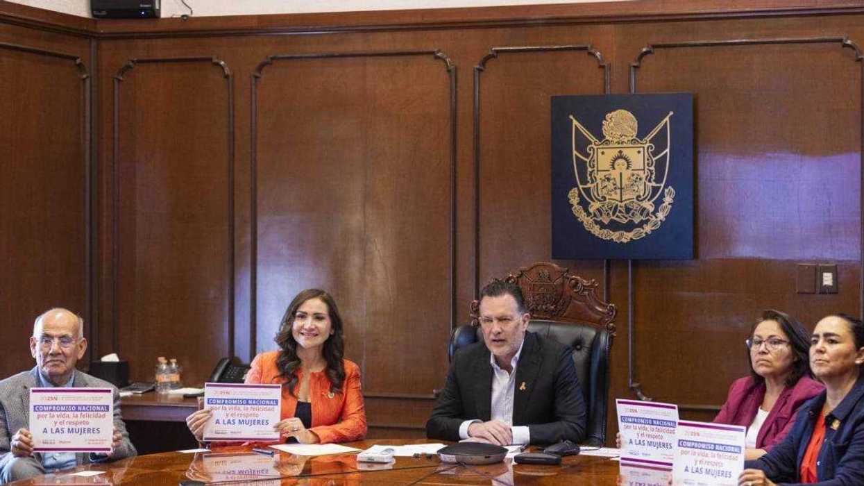 Gobernador Mauricio Kuri González firma compromiso nacional contra violencia a mujeres durante conferencia remota en Querétaro.
