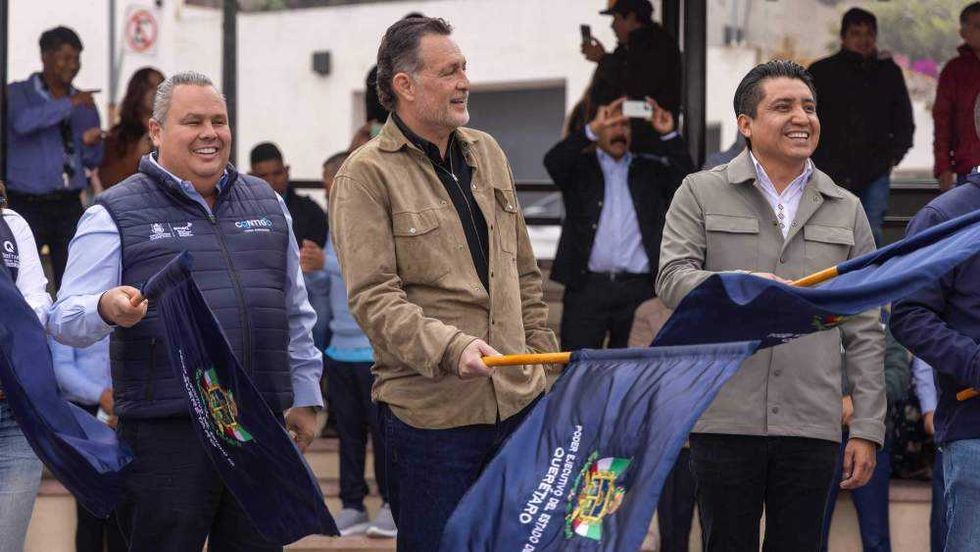 Gobernador Mauricio Kuri inaugura QroVan en Ezequiel Montes; sistema de 78 camionetas conecta semidesierto queretano con tarifa de 20 pesos.