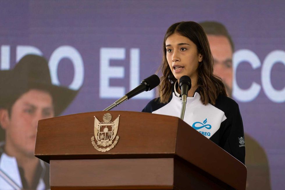 Gobernador Mauricio Kuri y alcalde Felifer Mac\u00edas abanderan a la selecci\u00f3n queretana rumbo a la Olimpiada Nacional CONADE 2026