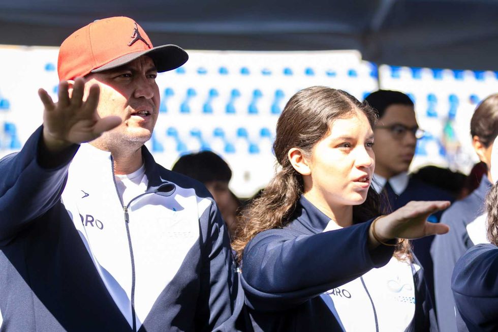Gobernador Mauricio Kuri y alcalde Felifer Mac\u00edas abanderan a la selecci\u00f3n queretana rumbo a la Olimpiada Nacional CONADE 2026